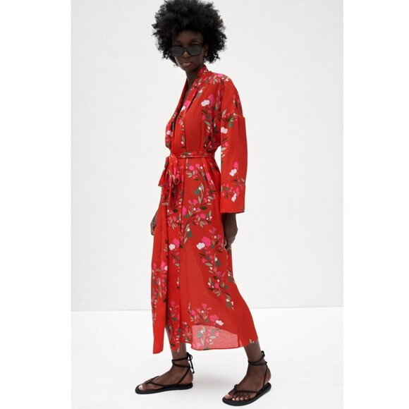Zara floral wrap midi dress with 3/4 sleeves - Picture 2 of 16